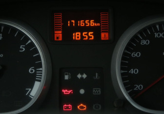Подержанный автомобиль Renault Duster 2012 года (17 фото)