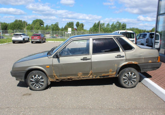 Подержанный автомобиль LADA (ВАЗ) 21099 2002 года (4 фото)
