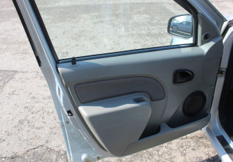 Подержанный автомобиль Renault Logan Sedan 2008 года (9 фото)