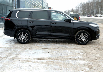 Подержанный автомобиль Exeed VX 2023 года (7 фото)