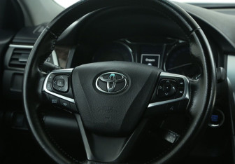 Подержанный автомобиль Toyota Camry Sedan 2015 года (16 фото)