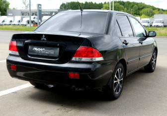 Подержанный автомобиль Mitsubishi Lancer Sedan 2007 года (6 фото)