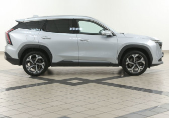 Подержанный автомобиль Geely Atlas 2023 года (5 фото)
