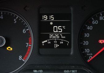 Подержанный автомобиль Volkswagen Polo Sedan 2016 года (18 фото)