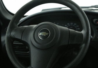 Подержанный автомобиль Chevrolet Niva 2015 года (16 фото)