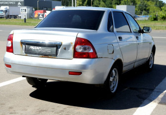 Подержанный автомобиль LADA (ВАЗ) Priora Sedan 2007 года (6 фото)