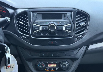 Подержанный автомобиль LADA (ВАЗ) Vesta Sedan 2017 года (12 фото)