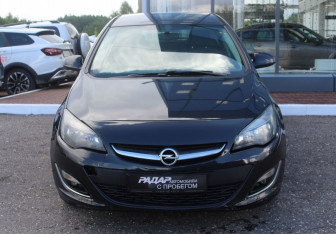 Подержанный автомобиль Opel Astra Hatchback 2012 года (2 фото)