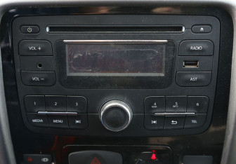 Подержанный автомобиль Renault Duster 2013 года (15 фото)