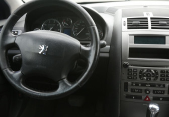 Подержанный автомобиль Peugeot 407 Sedan 2005 года (14 фото)