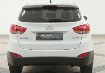 Подержанный автомобиль Hyundai ix35 2013 года (3 фото)