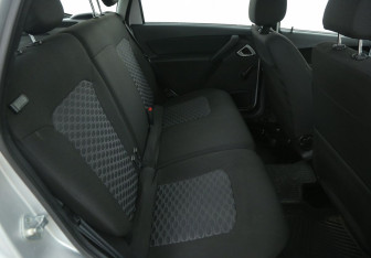 Подержанный автомобиль LADA (ВАЗ) Granta Wagon 2023 года (11 фото)