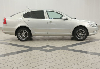 Подержанный автомобиль Skoda Octavia Liftback 2012 года (5 фото)