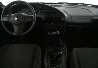Подержанный автомобиль Chevrolet Niva 2015 года (12 фото)