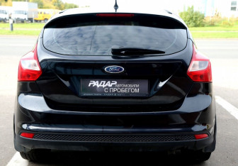 Подержанный автомобиль Ford Focus Hatchback 2014 года (5 фото)