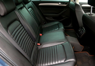 Подержанный автомобиль Volkswagen Passat Sedan 2015 года (21 фото)