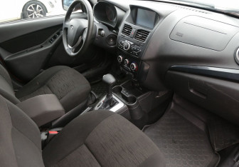 Подержанный автомобиль LADA (ВАЗ) Kalina Hatchback 2013 года (9 фото)