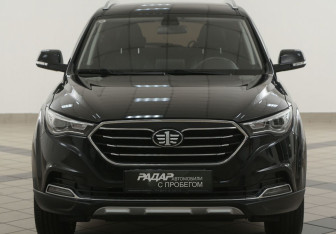 Подержанный автомобиль FAW Besturn X40 2021 года (6 фото)