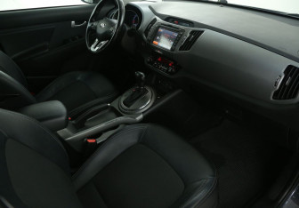 Подержанный автомобиль Kia Sportage 2015 года (9 фото)