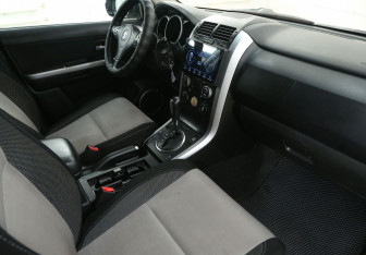 Подержанный автомобиль Suzuki Grand Vitara 2011 года (9 фото)