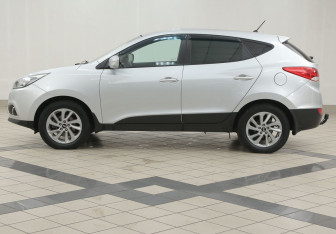 Подержанный автомобиль Hyundai ix35 2014 года (7 фото)