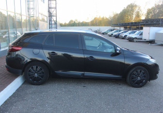 Подержанный автомобиль Renault Megane Wagon 2009 года (8 фото)