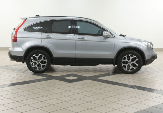 Подержанный автомобиль Honda CR-V 2007 года (5 фото)