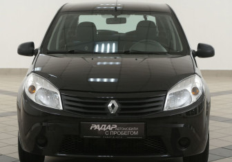 Подержанный автомобиль Renault Sandero 2011 года (6 фото)