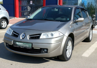 Подержанный автомобиль Renault Megane Sedan 2008 года (3 фото)
