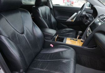 Подержанный автомобиль Toyota Camry Sedan 2006 года (10 фото)