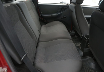 Подержанный автомобиль Chevrolet Niva 2012 года (11 фото)
