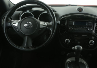 Подержанный автомобиль Nissan Juke 2012 года (14 фото)