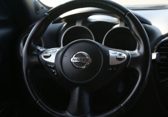 Подержанный автомобиль Nissan Juke 2013 года (16 фото)