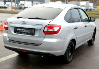 Подержанный автомобиль LADA (ВАЗ) Granta Liftback 2016 года (6 фото)