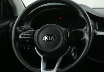Подержанный автомобиль Kia Rio Hatchback 2018 года (27 фото)