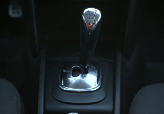 Подержанный автомобиль Peugeot 207 Hatchback 2010 года (13 фото)