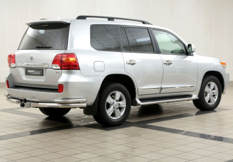 Подержанный автомобиль Toyota Land Cruiser Suv 2013 года (4 фото)