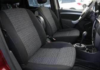 Подержанный автомобиль Renault Duster 2012 года (10 фото)