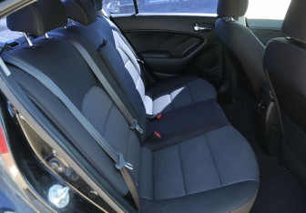 Подержанный автомобиль Kia Cerato Sedan 2013 года (11 фото)