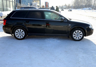 Подержанный автомобиль Audi A4 Wagon 2002 года (7 фото)