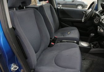 Подержанный автомобиль Honda Jazz 2008 года (10 фото)