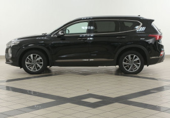 Подержанный автомобиль Hyundai Santa Fe 2019 года (7 фото)