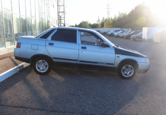 Подержанный автомобиль LADA (ВАЗ) 2110 2001 года (8 фото)