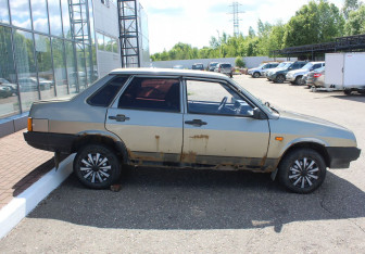 Подержанный автомобиль LADA (ВАЗ) 21099 2002 года (8 фото)