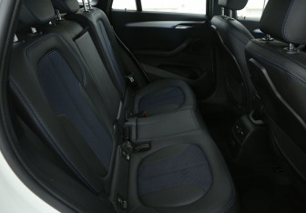 Подержанный автомобиль BMW X1 2019 года (11 фото)