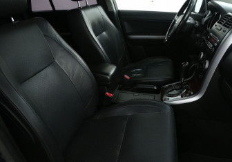 Подержанный автомобиль Suzuki Grand Vitara 2007 года (10 фото)