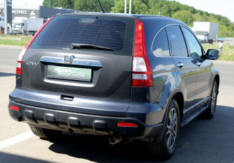 Подержанный автомобиль Honda CR-V 2008 года (6 фото)