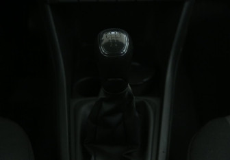 Подержанный автомобиль Skoda Rapid Liftback 2015 года (15 фото)