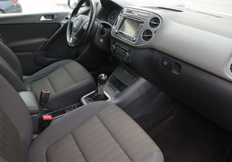 Подержанный автомобиль Volkswagen Tiguan 2012 года (9 фото)