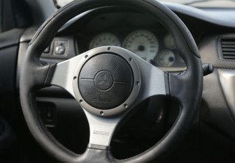 Подержанный автомобиль Mitsubishi Lancer Sedan 2006 года (16 фото)